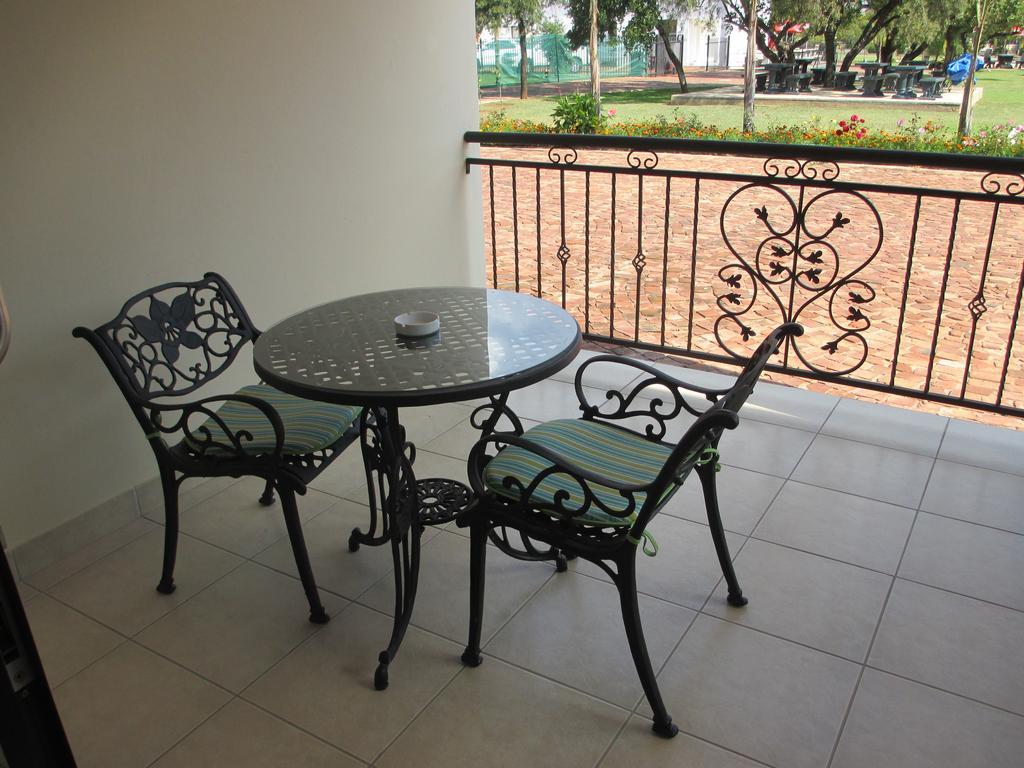 Casa Bianca Guest Lodge Hartbeespoort Luaran gambar