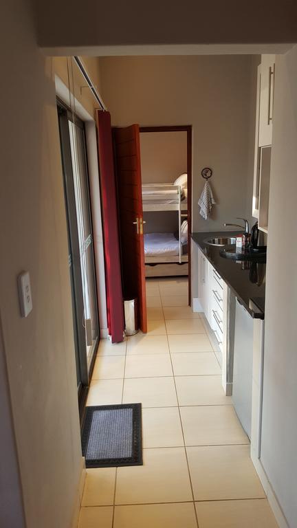 Casa Bianca Guest Lodge Hartbeespoort Bilik gambar